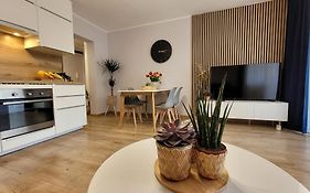 Trzypokojowy apartament z parkingiem